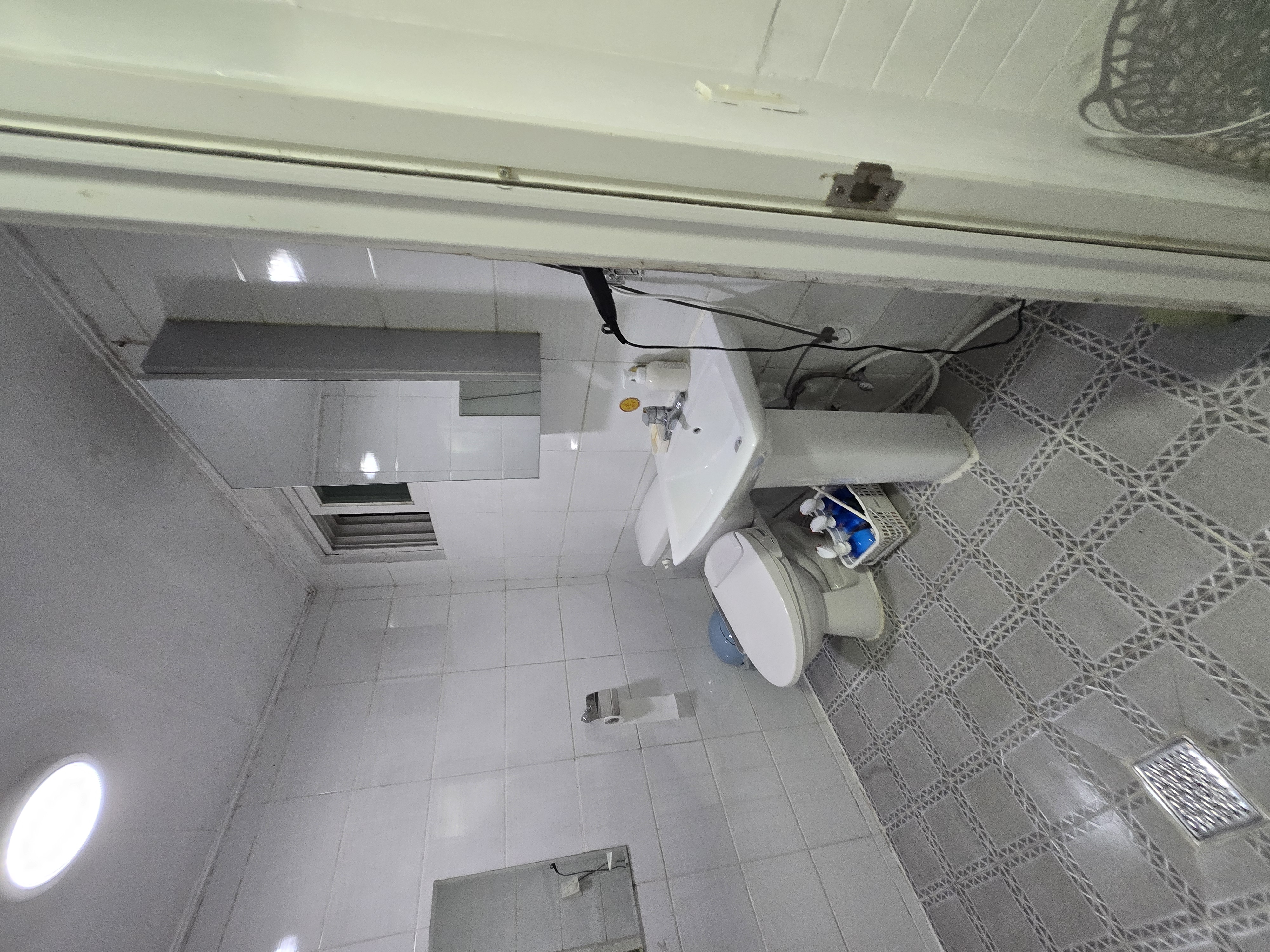 Bathroom2